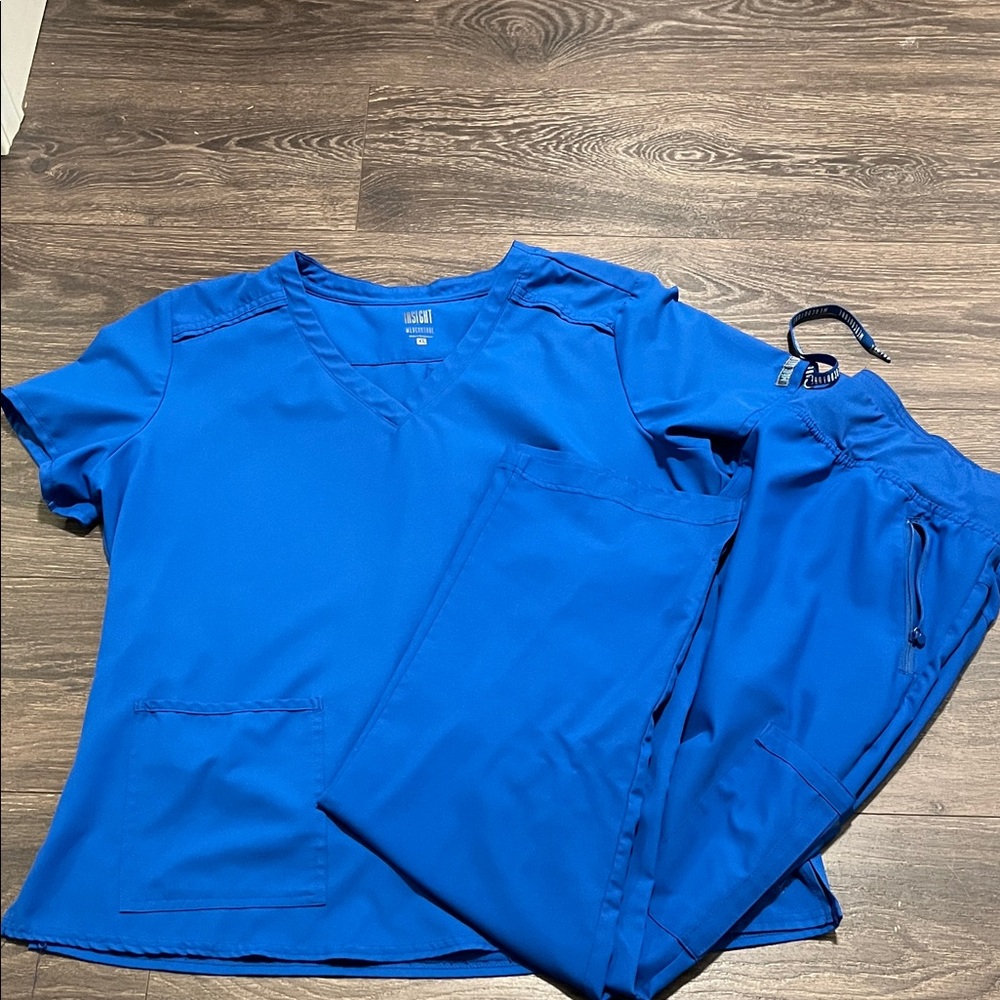 Med Couture Royal Blue scrub set XL